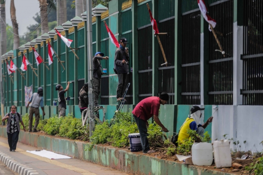 Gedung DPR Bersolek Jelang Pelantikan Presiden dan Wakil Presiden