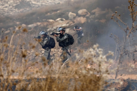 Protes Permukiman Yahudi, Warga Palestina Berkelahi dengan Polisi Israel