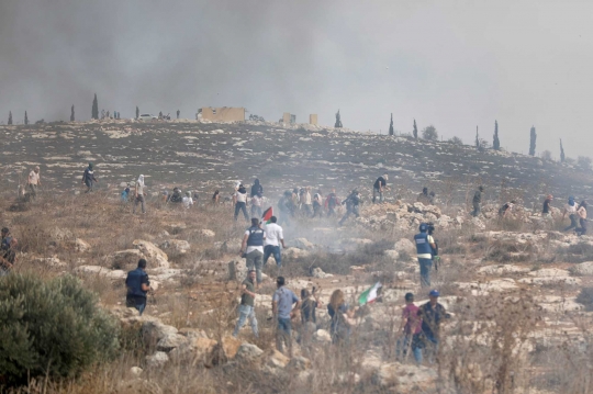 Protes Permukiman Yahudi, Warga Palestina Berkelahi dengan Polisi Israel