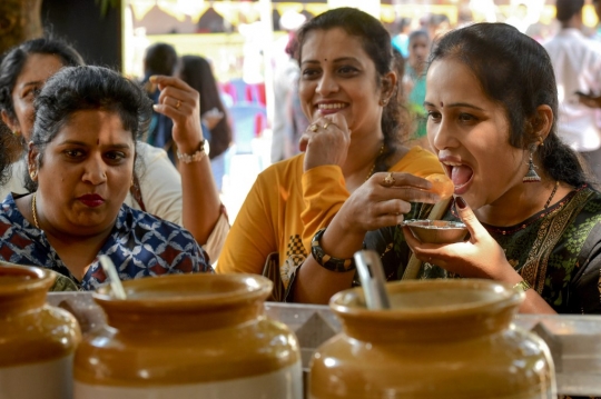 Menikmati Makanan Vegetarian di Bengaluru Aaharotsava