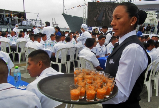 Seribu Pelaut Pecahkan Guinness World Record Makan Ceviche