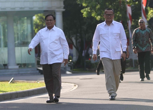 Prabowo dan Edhy Prabowo Kompak Berkemeja Putih Masuk Istana Negara