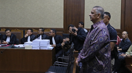 Ekspresi Sofyan Basir Jalani Sidang Pledoi