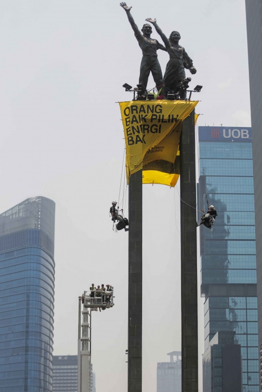 Aktivis Lingkungan yang Pasang Spanduk di Patung Selamat Datang Diamankan Polisi