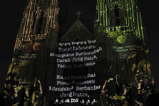 Gereja Katedral Bercahaya Saat Menggelar Video Mapping
