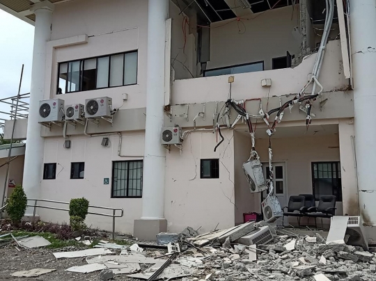 Kerusakan dan Kepanikan Warga Filipina Saat Diguncang Gempa