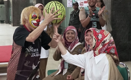 Aksi Freestyler Jepang Ajari Walikota Tangsel Freestyle BasketBall