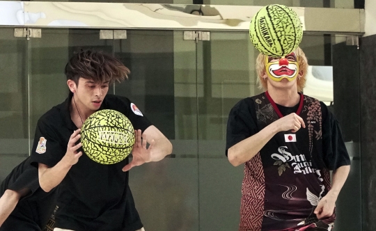 Aksi Freestyler Jepang Ajari Walikota Tangsel Freestyle BasketBall