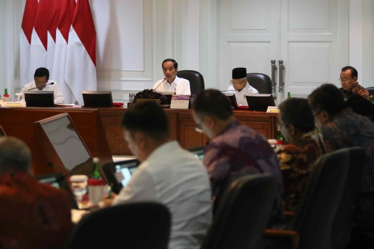 Jokowi Pimpin Rapat Terbatas Bidang Perekonomian