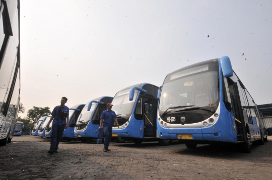 Wajah Baru Bus Transjakarta Merek Zhong Tong