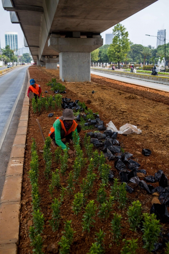 Penghijauan di Bawah Jalur MRT