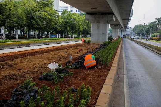 Penghijauan di Bawah Jalur MRT