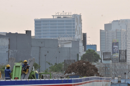 Meninjau Progres Tol Becakayu Seksi 2A