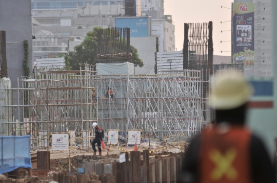 Meninjau Progres Tol Becakayu Seksi 2A