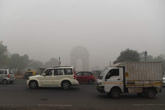 Kabut Asap Berbahaya Selimuti New Delhi