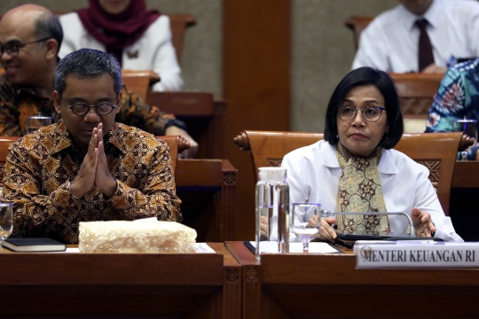 Menkeu Sri Mulyani dan Komisi XI DPR RI Gelar Raker Perdana