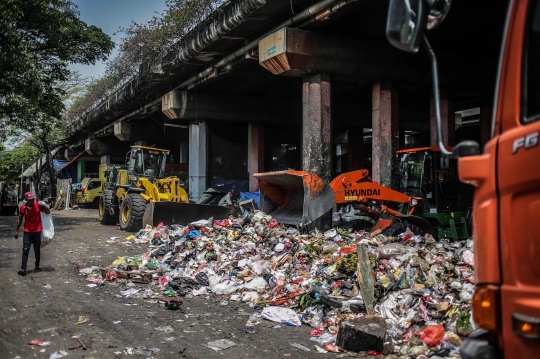 Sempat Viral, Begini Kondisi Tumpukan Sampah di Kolong Tol Wiyoto-Wiyono