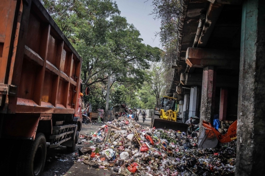 Sempat Viral, Begini Kondisi Tumpukan Sampah di Kolong Tol Wiyoto-Wiyono