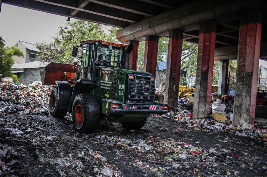 Sempat Viral, Begini Kondisi Tumpukan Sampah di Kolong Tol Wiyoto-Wiyono