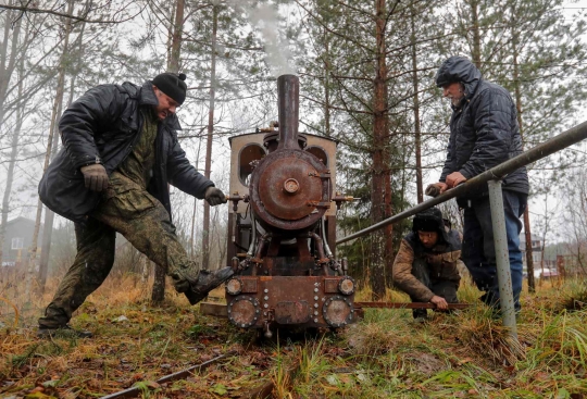 Serunya Keliling Naik Kereta Uap Mungil di Rusia