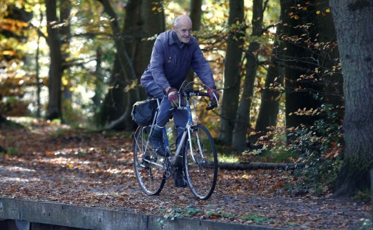 Kakek 82 Tahun Berhasil Catat Rekor Kayuh Sepeda 1 Juta Mil