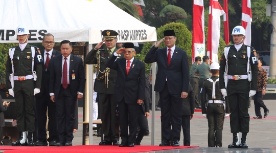 Hari Pahlawan, Jokowi-Ma'ruf Tabur Bunga di TMP Kalibata