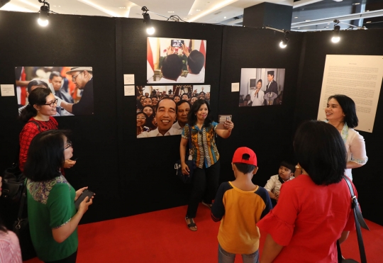 Mengunjungi Pameran Foto Membangun Indonesia