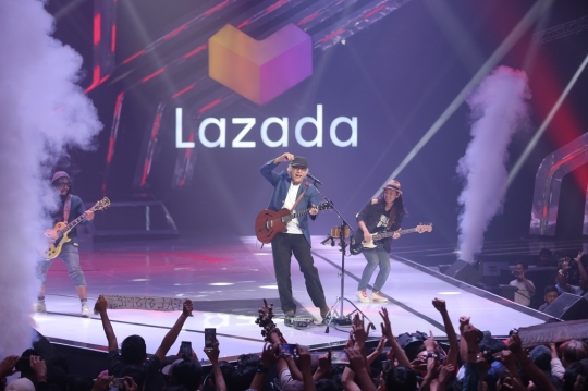 Meriahnya Lazada Super Show Festival Belanja 11.11