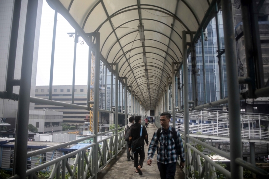 Atap JPO di Dekat Atma Jaya dan Le Meridien Juga Akan Dicopot