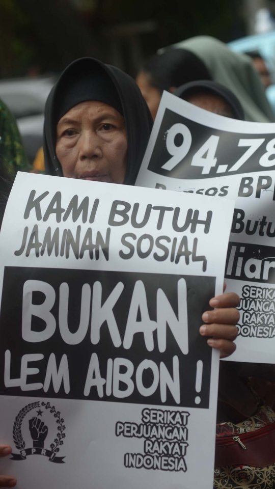 Aksi Ibu-Ibu Tolak Pemborosan APBD DKI Jakarta