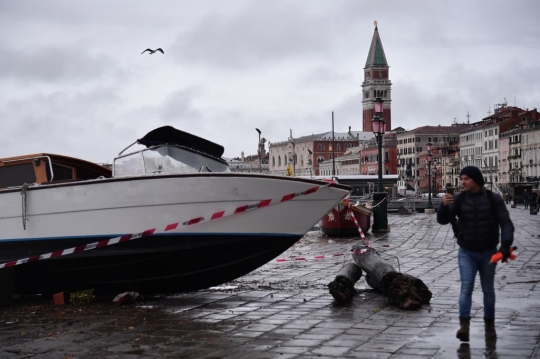Gelombang Pasang Tertinggi dalam 50 Tahun Landa Venesia