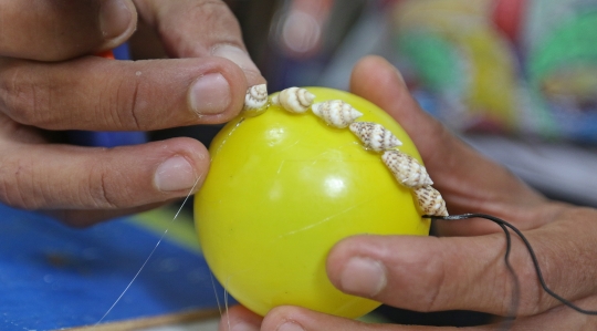 Berkreasi dengan Memanfaatkan Limbah Kerang