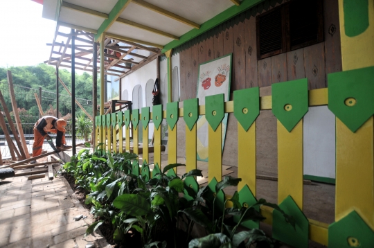 Melihat Taman Betawi di Kolong Tol Joglo