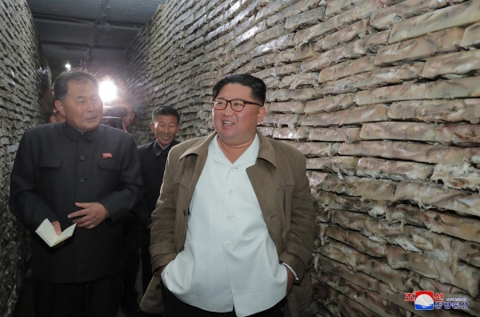 Kim Jong Un Kunjungi Pabrik Pengelolaan Ikan