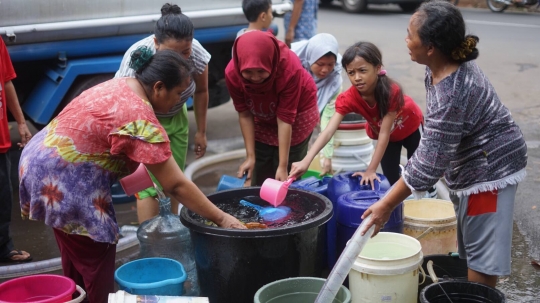 Krisis Air Bersih, Warga Cipayung Andalkan Bantuan Pemprov DKI