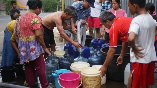 Krisis Air Bersih, Warga Cipayung Andalkan Bantuan Pemprov DKI