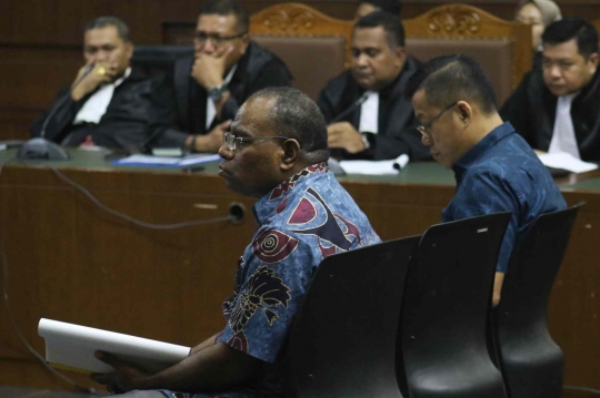 Suap Proyek Jalan, Mantan Kadis PU Papua dan Pengusaha Jalani Sidang Dakwaan