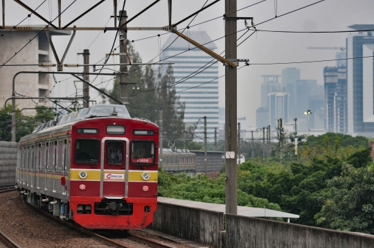 PT KCI Tambah Perjalanan Kereta Commuter Line