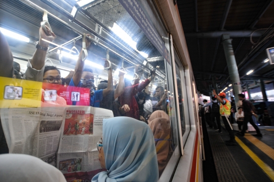 PT KCI Tambah Perjalanan Kereta Commuter Line