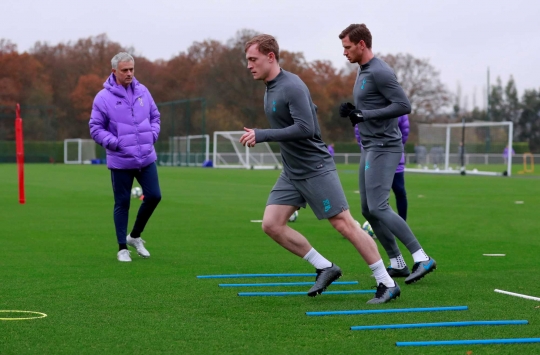 Gaya Jose Mourinho Melatih Pemain Tottenham Hotspur