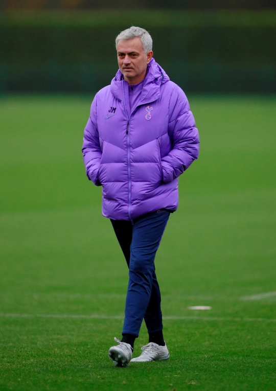 Gaya Jose Mourinho Melatih Pemain Tottenham Hotspur