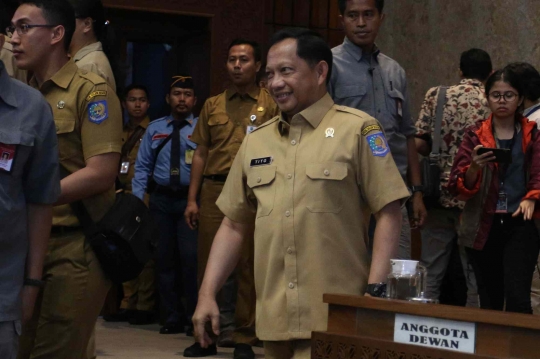 Mendagri Tito Karnavian Hadiri Rapat Kerja di Parlemen