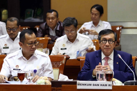 Menteri Hukum dan HAM Yasonna Laoly Raker dengan Komisi III DPR RI