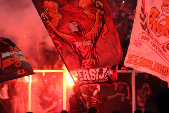 Semarak Suporter Rayakan HUT Persija ke-91 di Stadion Utama GBK