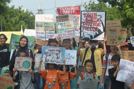 Aksi Aktivis Lingkungan Long March ke Istana Merdeka