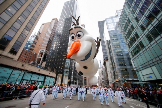 Olaf Hingga Pikachu Ramaikan Parade Thanksgiving di New York