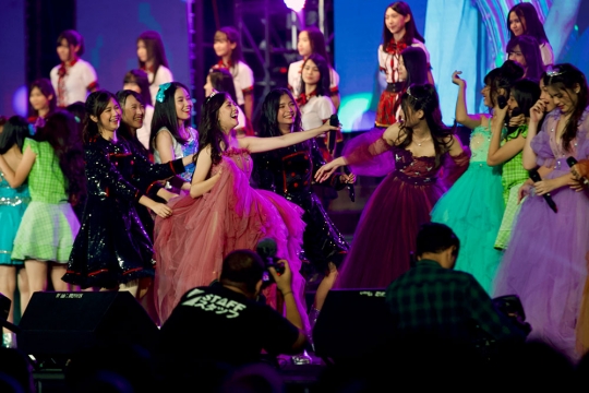 Melihat Konser Kelulusan Wisuda Sakura dan Pemilihan Member Single ke 21 JKT48