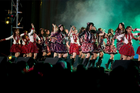 Melihat Konser Kelulusan Wisuda Sakura dan Pemilihan Member Single ke 21 JKT48