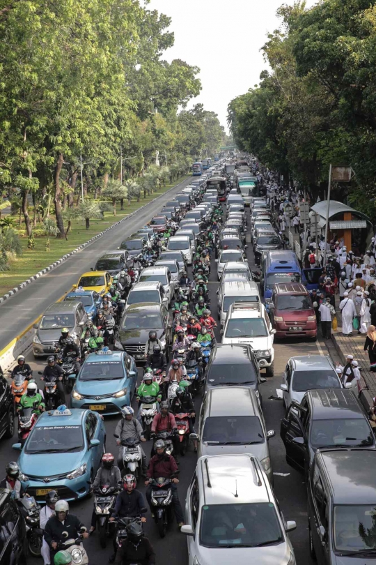 Thamrin-Merdeka Barat Macet Total Akibat Aksi Reuni 212