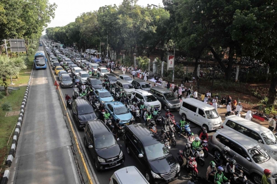 Thamrin-Merdeka Barat Macet Total Akibat Aksi Reuni 212